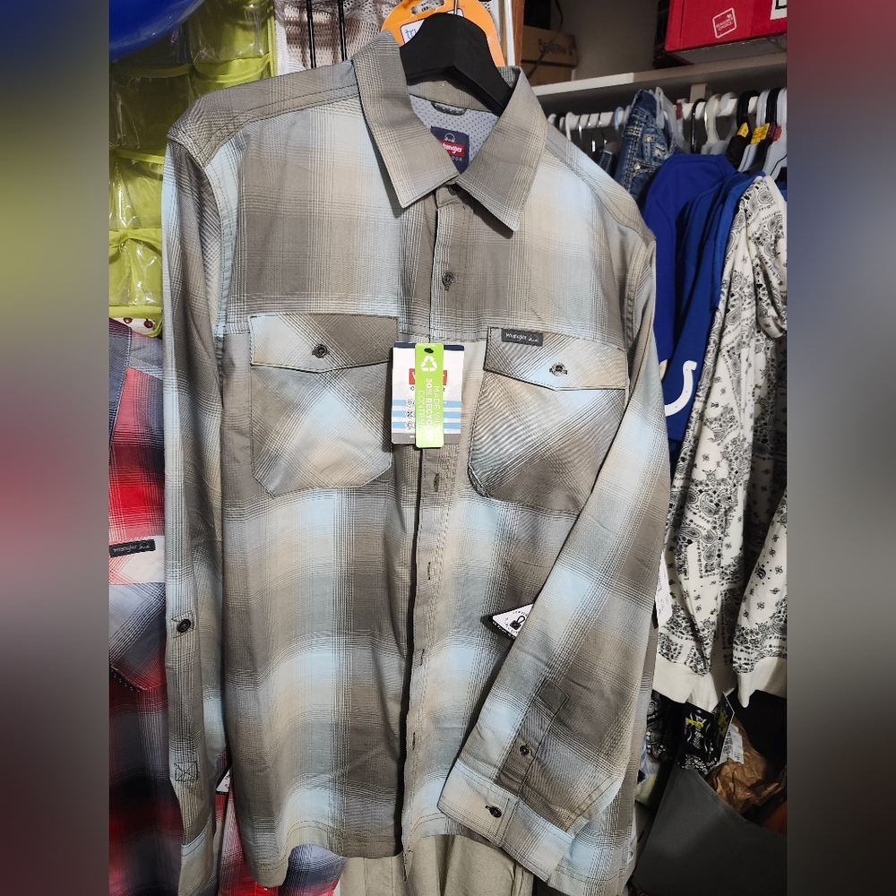 Wrangler Men's Casual Button Down Shirt - Gray and Blue